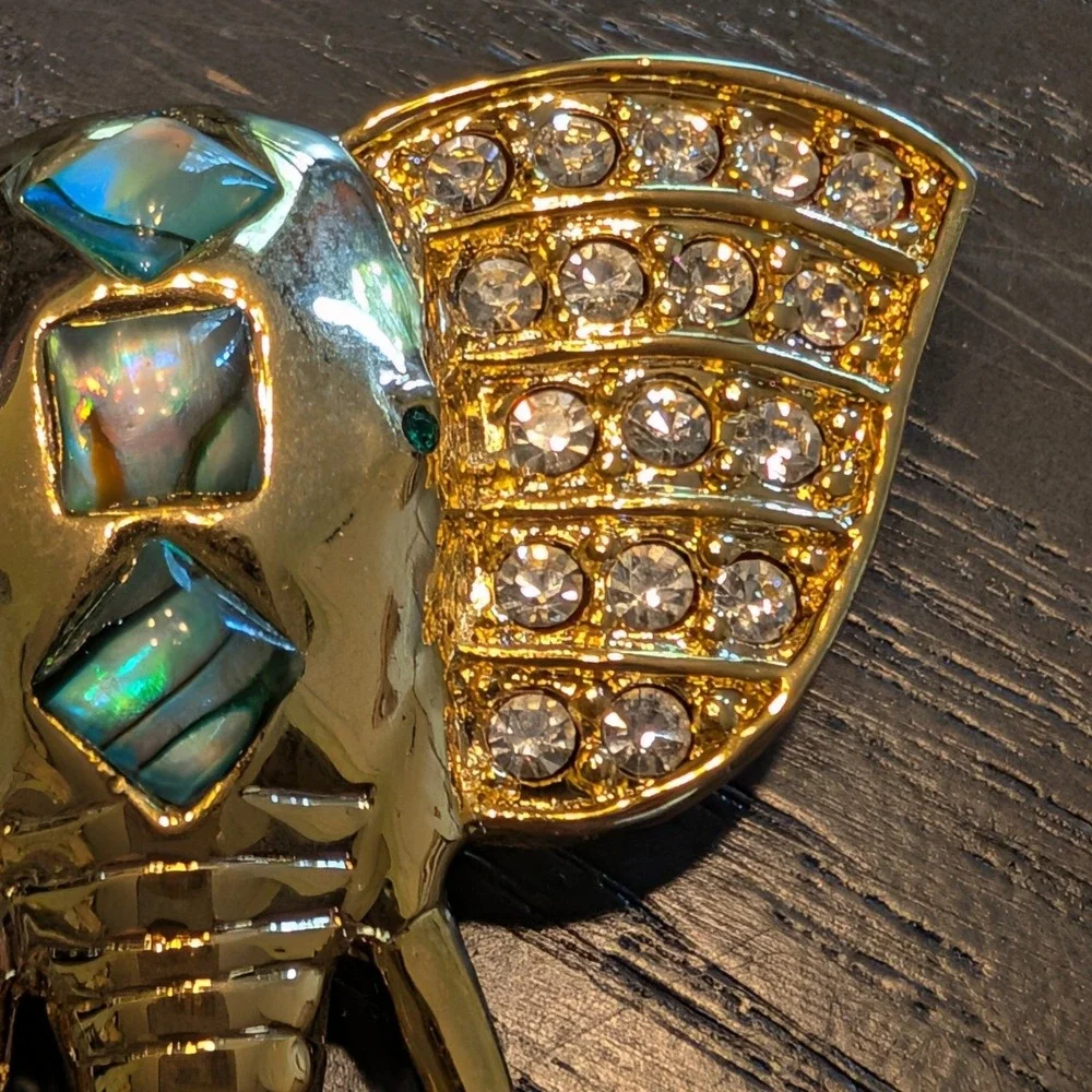 Gold Tone Elephant Head Brooch Rhinestone Abalone Shell Inlay Safari Pin - Picture 8 of 12